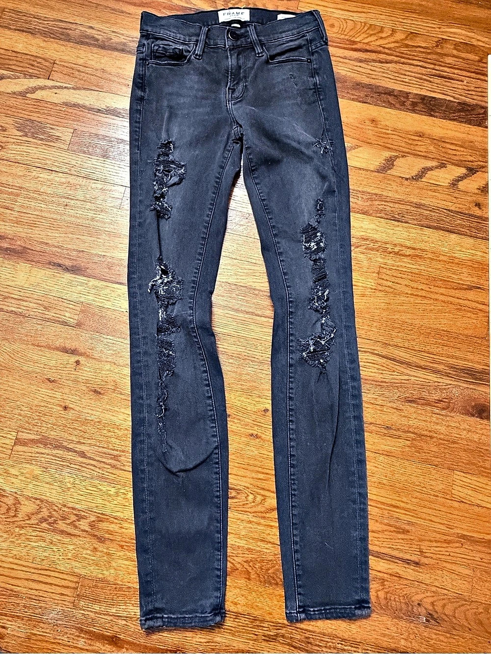FRAME Le Skinny de Jeanne Size 24 Black Distressed Skinny Jeans